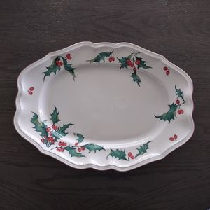 ‼️ SOLD ‼️ Villeroy & Boch Holly Large 14" Oval Dish Plate Mint condition